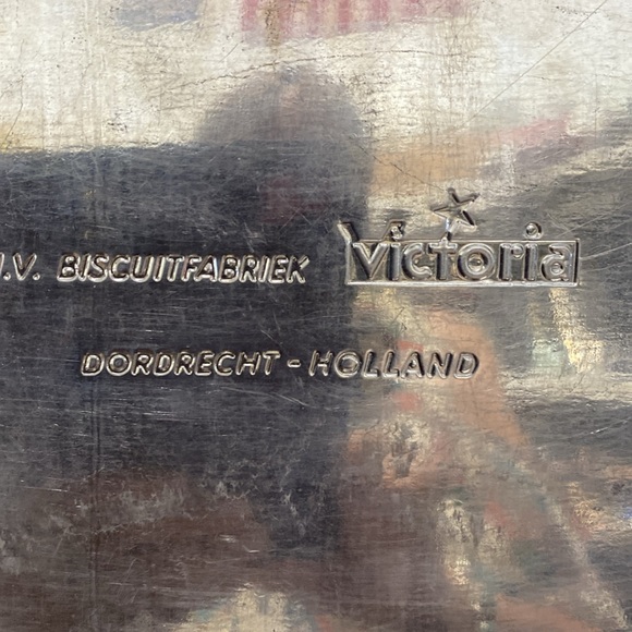 Elegant Silver Decorative Plaque - Picture 3 of 4